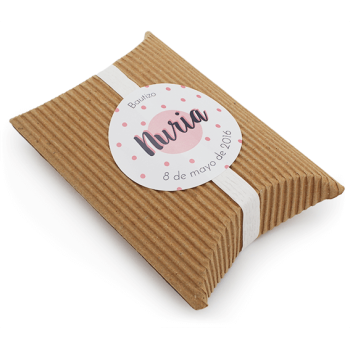 Personalisierte Namensaufkleber mit Punkten.