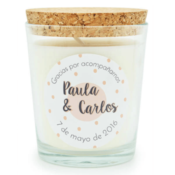 Personalisierte Namensaufkleber mit Punkten.