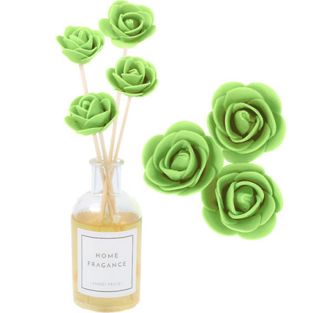 Mikadostäbchen mit pistaziengrüner Blüte