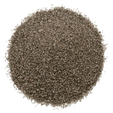 Grober schokoladenbrauner Sand