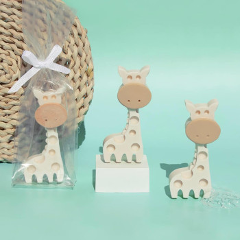 Kit detalles bautizo: Jabones jirafa para 20 invitados.