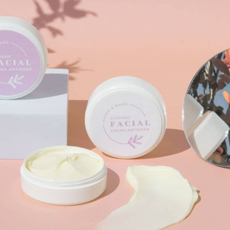 Set zur Herstellung einer Anti-Aging-Gesichtscreme. Materialien und Anleitung