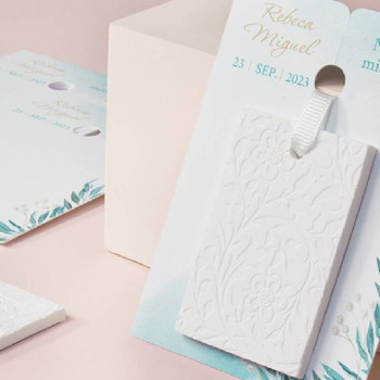 Kit zur Herstellung von Keramikdetails mit Blumenduft für Veranstaltungen. Kit zur Herstellung von Keramikdetails mit Blumenduft für Veranstaltungen.