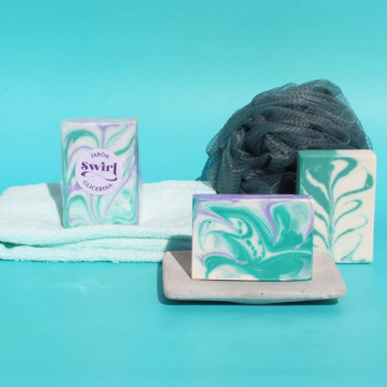 Kit na výrobu swirl mydla – biely základ, materiály a návod | Gran Velada Kit na výrobu swirl mydla – biely základ, materiály a návod | Gran Velada