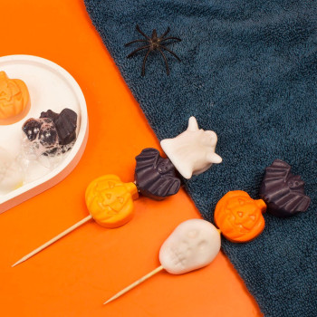 Kit como fazer brochetas de sabão de Halloween. Materiais e instruções Kit como fazer brochetas de sabão de Halloween. Materiais e instruções