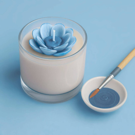 Neblige blaue Kerzenfarbe