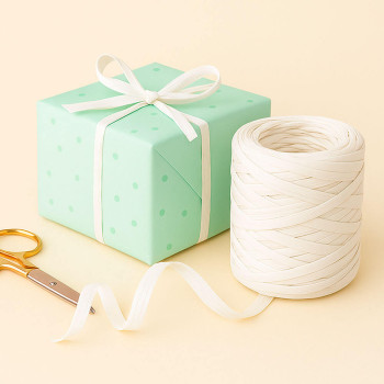 Weißes Bastband. Online-Verkauf.