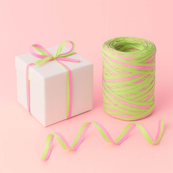 Rosa zweifarbiges Bast- und Pistazienband. Toller Abend