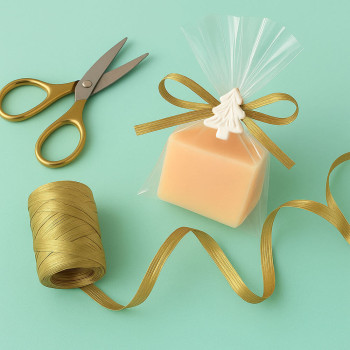 Goldmetallisches Bastband. Online-Verkauf.