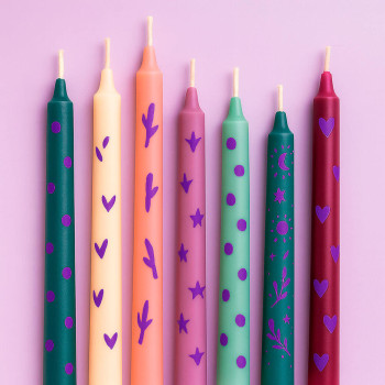 Lila Kerzenfarbe. Online-Verkauf. Toller Abend