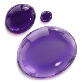 Traubenfarbener Flüssigfarbstoff zur Herstellung von Glycerinseife.