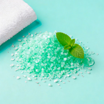 Minzgrüner Flüssigfarbstoff zur Herstellung von Glycerinseife.