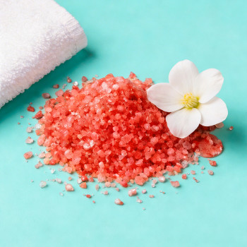 Korallenfarbener Flüssigfarbstoff zur Herstellung von Glycerinseife.