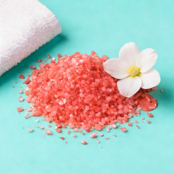 Leuchtend roter Flüssigfarbstoff zur Herstellung von Glycerinseife.