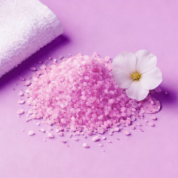 Konzentrierter flüssiger lilafarbener Farbstoff. Online-Verkauf.