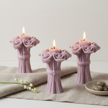 Hochzeitsstrauß aus Rosen Kerzenform