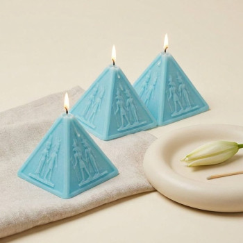 Ägyptische Pyramide Form zur Hertsellung von Kerzen.