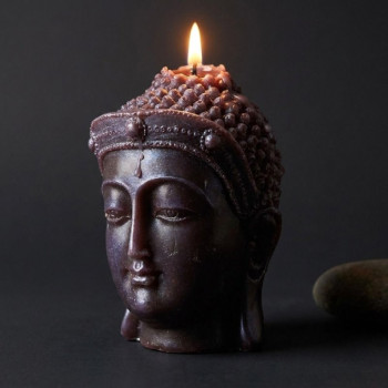 Gekrönter Buddha Form zur Herstellung von Kerzen.