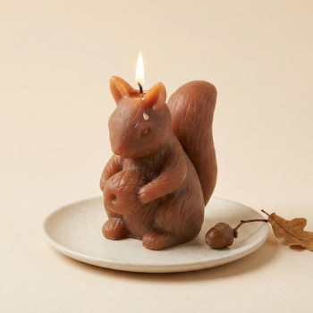 Silikonform Eichhörnchen mit Eichel zum Kerzenmachen.