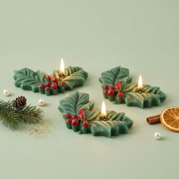 Silikonform mit 4 kleinen Stechpalmenblättern für Weihnachtsbasteleien