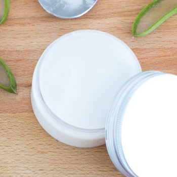 Aloe Vera Öl zur Verwendung in der Naturkosmetik.
