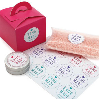 Kleine handgemachte Aufkleber für Geschenke. Online-Verkauf